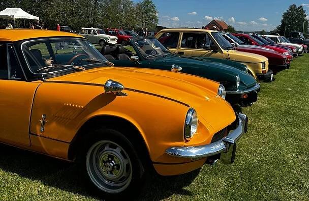 Sraz auto-moto veteránů v Obořišti: Jedinečná přehlídka historických vozidel pro celou rodinu se opět blíží! - NAŠE Dobříšsko