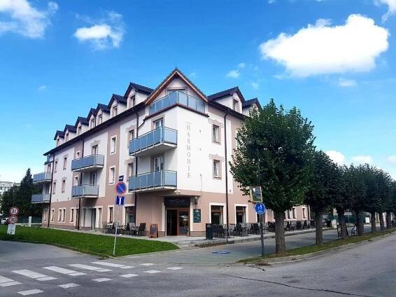 Wellness hotel Harmonie Třeboň (Wellness hotel Harmonie Trebon) - NEJLEPŠÍ CENY ubytování ve městě Třeboň