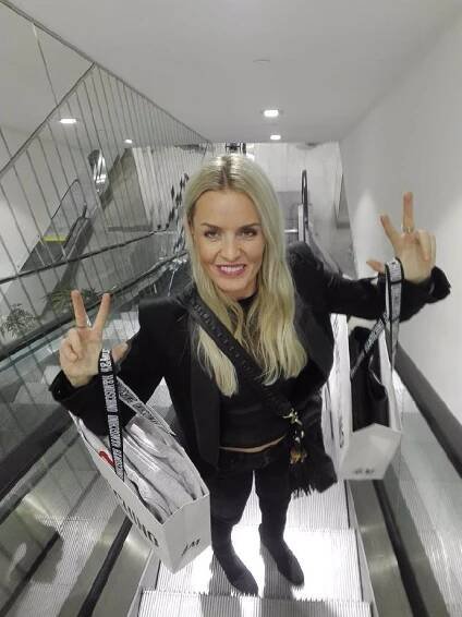 FOTO: Alice Janečková, dcera hudebního bosse Františka Janečka, patří k hodně půvabným ženám. – stránka 999