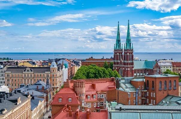 Helsinki v srpnu 2025 - Počasí a Průměrná teplota v srpnu - Finsko
