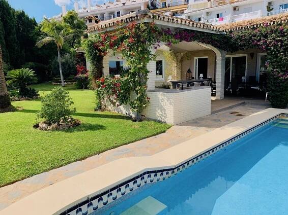 Villa Oscar – Benalmadena Pueblo – FloraHome
