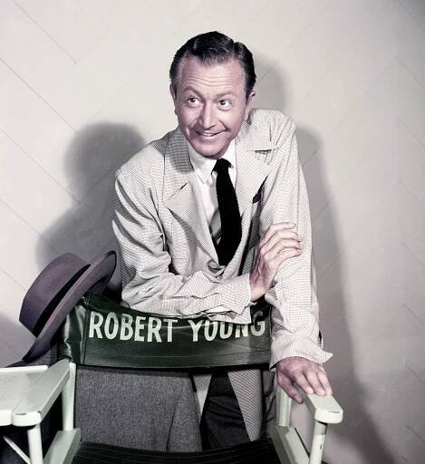 FATHER KNOWS BEST, Robert Young, on-set, 1954-60 (ca. 1954 photo)