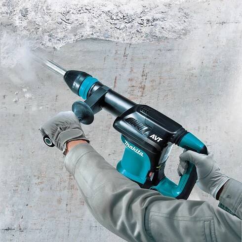 Ivo GRANDIČ - Vrtací a sekací kladiva, domoliční kladiva - Makita - HM0871C sekací kladivo 1100W, 11,6 J + kufr Makita 