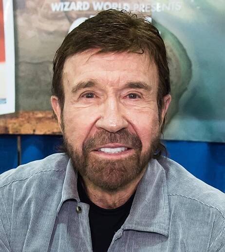 Drsňák Chuck Norris (77) prožívá nejhorší dny života: Otrávili mi manželku!