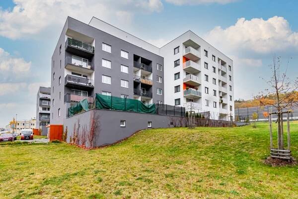 Pronájem Byt 1+kk, Strnadových, Praha 9 - Vysočany