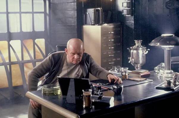 Superintendent Harry Andrews (Played by Brian Glover)