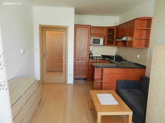Pronájem bytu 1+kk 25 m², Toužimská, Praha 9 - Kbely