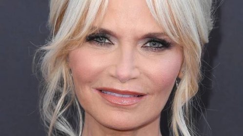 Here's How Tall Kristin Chenoweth Really Is - The List