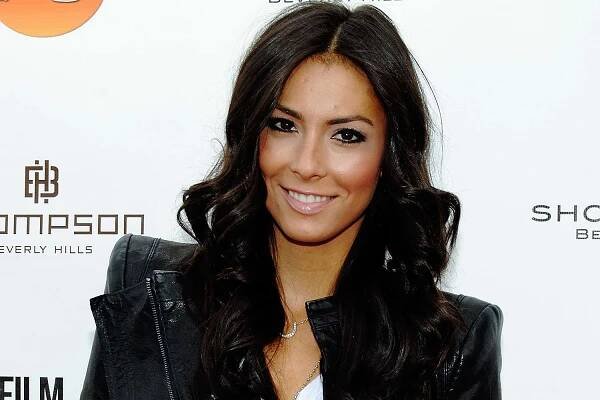 Family of Model Left Brain-Damaged After Allergic Reaction to Peanut Butter Pretzel Is Awarded $29.5 Million