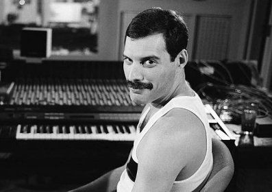 Zpěvák skupiny Queen Freddie Mercury (1946 – 1991)