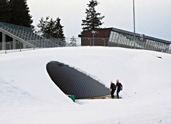 V novoměstské Vysočina Areně se dá lyžovat i začátkem jara