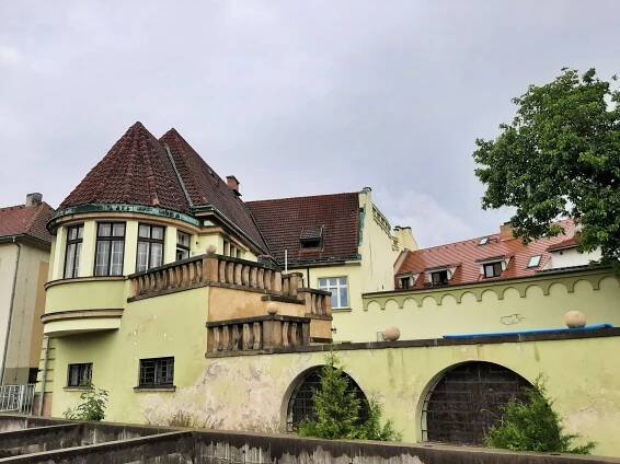 Sušice: jednoho stavitele vil z města sirek zabili nacisti, druhého týrali komunisti