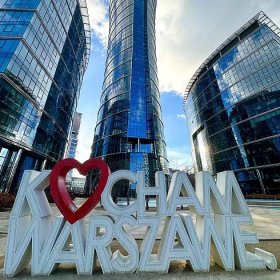 Plac Europejski i napis Kocham Warszawę