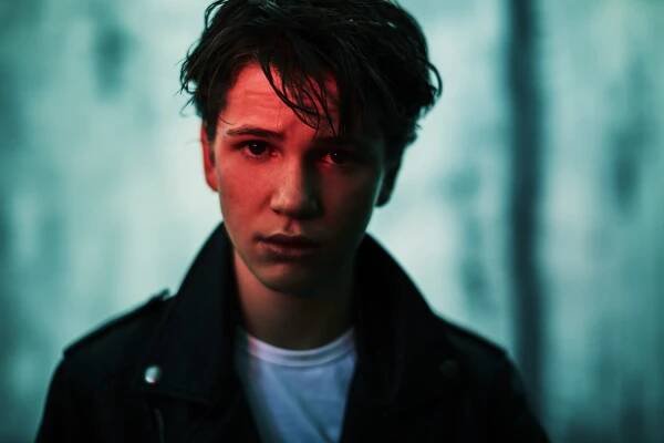 Gabriel Bateman Bio, Age, Birthday, Height, Ethnicity, Family, Father