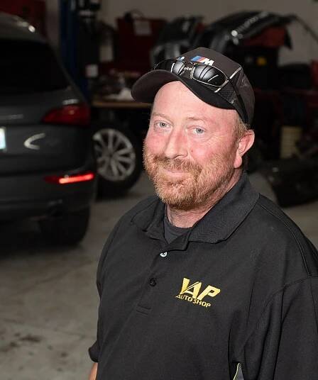 Vap Auto Teammember Sean