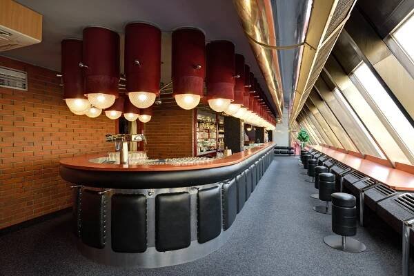 Architektura 60. a 70. let 20. století a památková péče - Národní památkový ústav