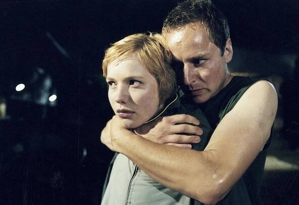 Ein Dorf sucht seinen Mörder - Z filmu - Anna Brüggemann, Thomas Schmauser