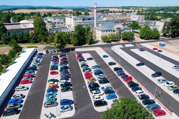 Nemocnice České Budějovice – zaměstnanecké parkoviště, komunikace