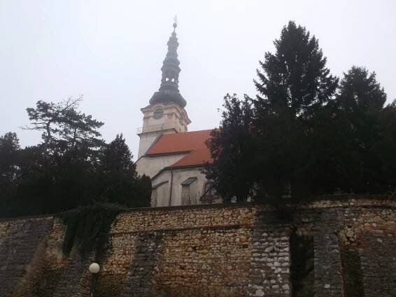 Nové Mesto nad Váhom - kostol... - Kostel