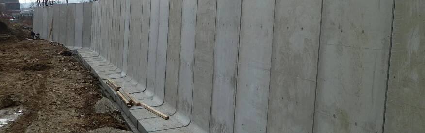 Opěrná stěna Nákupní centrum Říčany | Leube Beton s.r.o. 