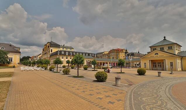 Kráčeli zde Beethoven, Goethe i Němcová, Františkovy Lázně lákají k promenádám