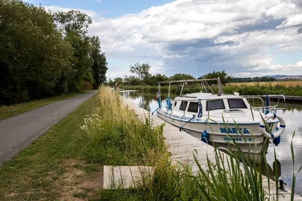 Hamboot - Půjčovna lodí Spytihněv - Slovácko