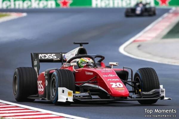 Charouz Racing System opět na pódiu: Fuoco zvládl hodiny v zatáčce před cílem!