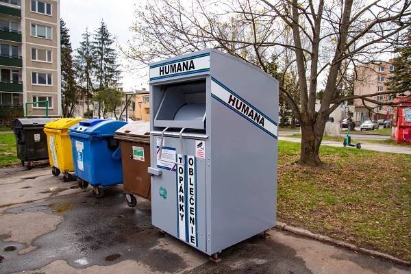 V Martine sa začalo s recykláciou textilu, prvé kontajnery sú už rozmiestnené