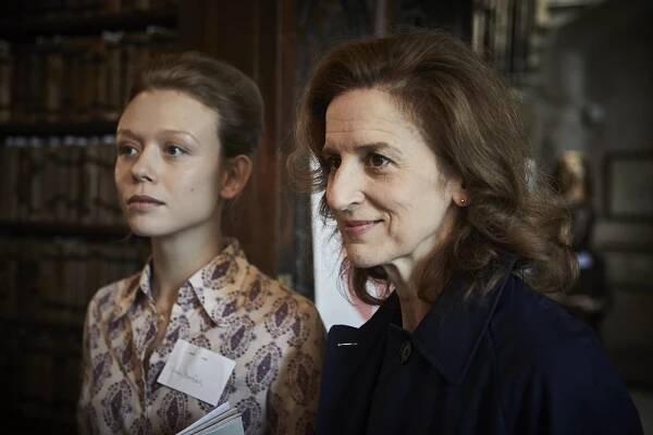 Naomi Battrick, Abigail Thaw - Endeavour - Věštkyně - Z filmu