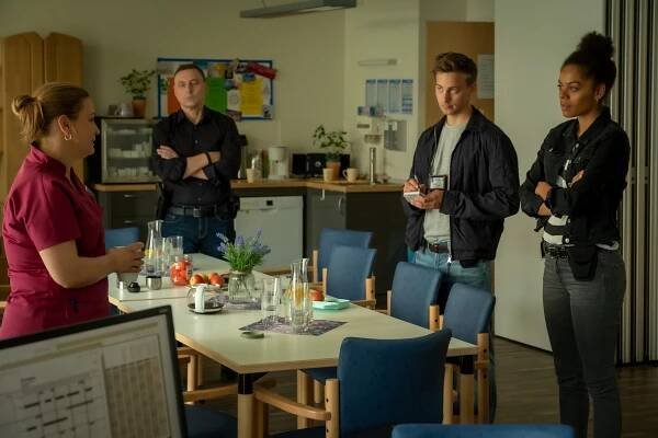 Blutige Anfänger - Nachtwache - Z filmu - Anna König, Werner Daehn, Timmi Trinks, Jane Chirwa