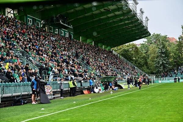 Sparta po letech prohrála v Hradci, do čela jde Slavie. Plzeň zdolala Olomouc