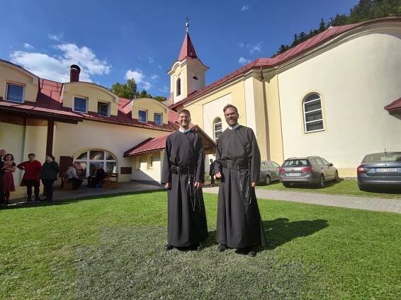 Dvaja novici Kongregácie najsvätejšieho Vykupiteľa zložili dočasné sľuby