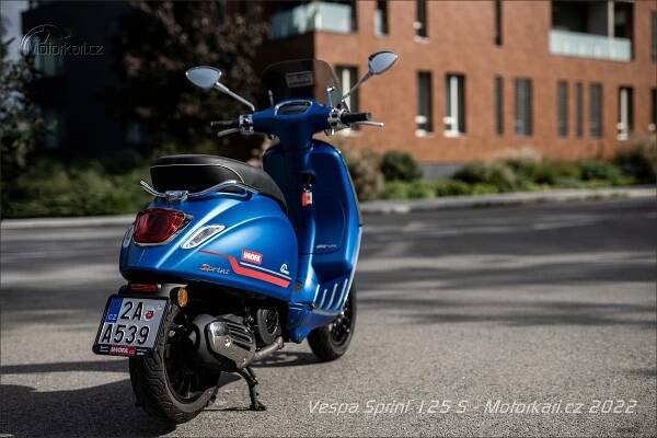 Fotogalerie Stylovky do města: Peugeot Django 125i vs. Vespa Sprint S 125 | Motorkář