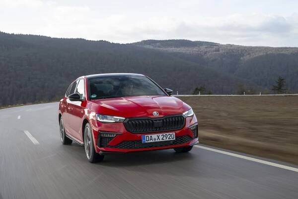 První jízda s novou Škoda Kamiq a Scala: Dokonalý univerzál | Autojournal.cz