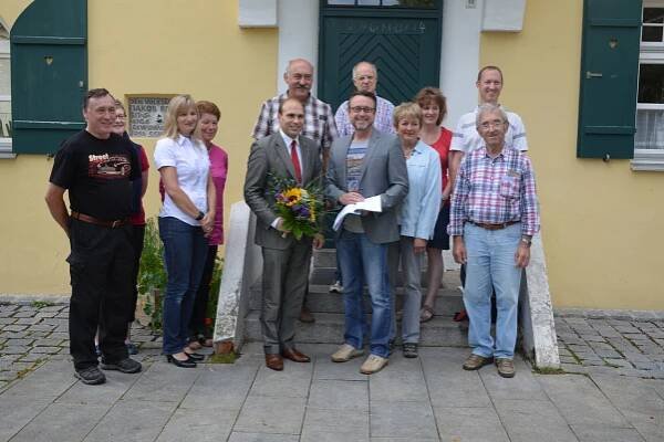 BIOWA-Mitglieder um Karl Merthan übergeben 600 Unterschriften an den Bundestagsabgeordneten Florian Oßner