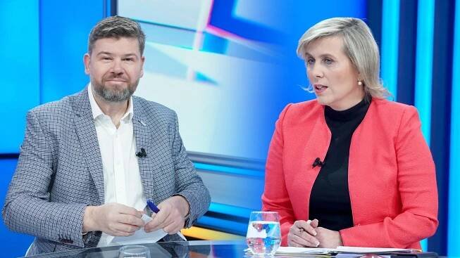 Hádka o platy politiků: Zmrazme je na pět let, žádá Vildumetzová. Populismus, odvětil Pospíšil
