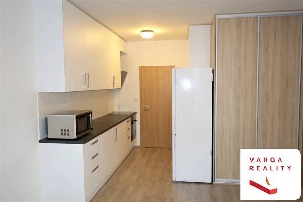 Pronájem bytu 2+kk 69 m², Tryskovická, Praha 9 - Čakovice