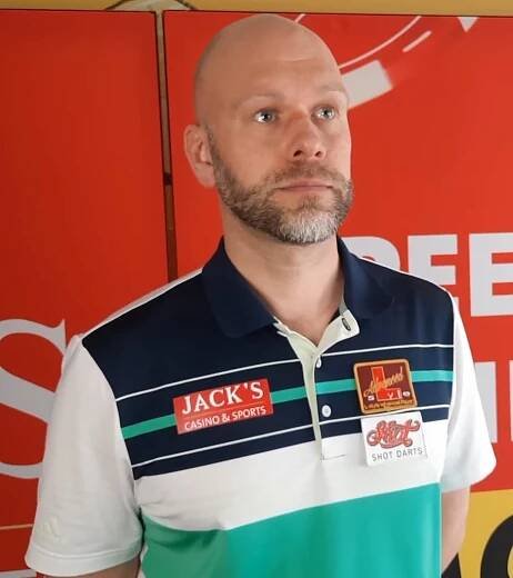 Daniel Larsson (Dartspieler)