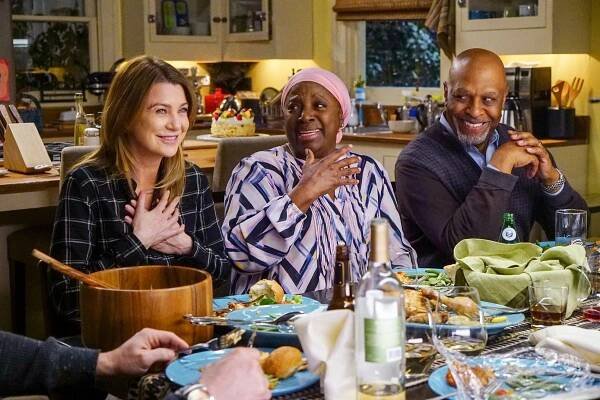 Ellen Pompeo, LaTanya Richardson Jackson, James Pickens Jr. - Chirurgové - Odpočívej v pokoji - Z filmu