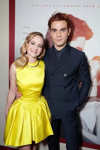 Premiere of Lionsgate's "I Still Believe" at ArcLight Hollywood on March 07, 2020 in Hollywood, California - Britt Robertson, K.J. Apa - Dokud jsi se mnou - Z akcí