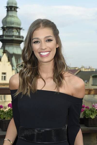 Rytmus poprvé přiznal lásku k Jasmině ze SuperStar! Takhle líbá krásnou nástupkyni Dary