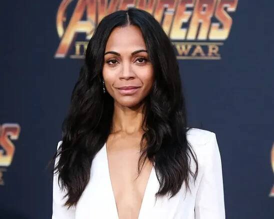 Zoe Saldana vyhrála Oscara za nejlepší herečku v podpůrné roli pro Emilii Perezovou na 97. výročním ocenění Akademie v neděli 2. března2025. HOLLYWOOD, LOS ANGELES, CALIFORNIA, USA - Duben 23: Americká herečka Zoe Saldana — Stock obrázek