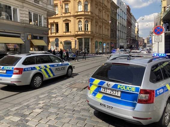 Policejní jednotky při zásahu v centru Prahy... | iROZHLAS - spolehlivé zprávy