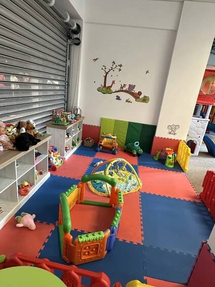 galerieposta.cz – Galerie pošta – Obchodní dům Chomutov