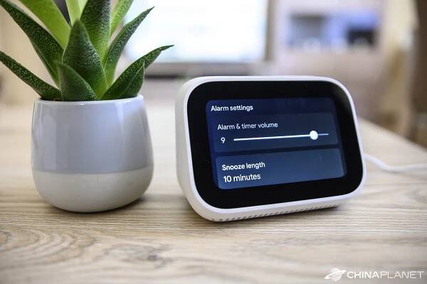 Recenzia Xiaomi Mi Smart Clock - inteligentné hodiny s Google Asistentom