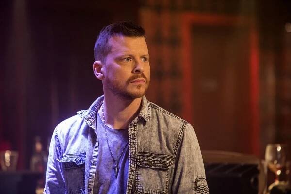Drápy - Vaginolog - Z filmu - Kevin Rankin