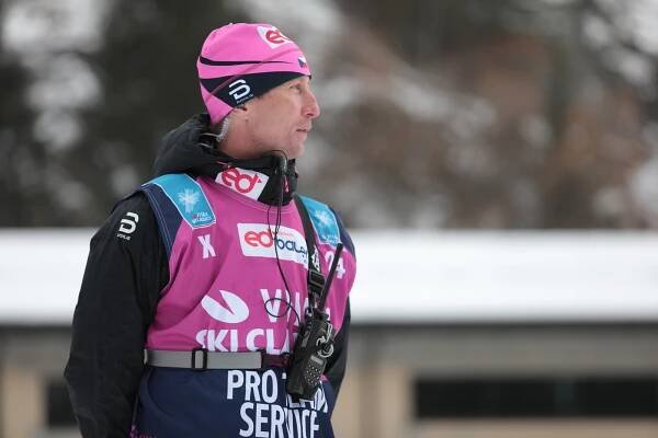 Bauer skončil v domácí karanténě. Laufařský seriál předčasně ukončen