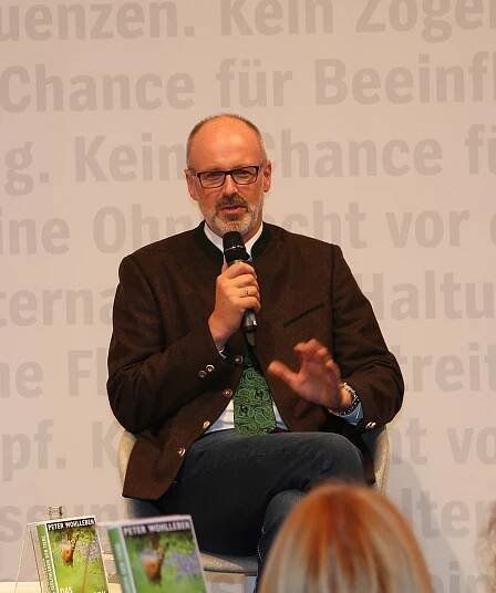 Soubor:Frankfurter Buchmesse 2016 - Peter Wohlleben 3 (cropped).JPG