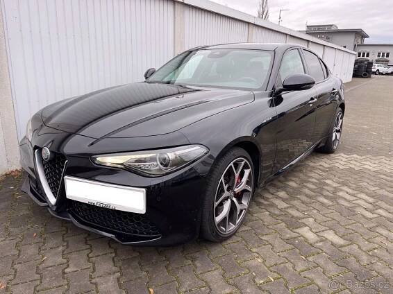 Alfa Romeo Giulia,  2,0 Q4 Veloce TOP stav, s.kniha