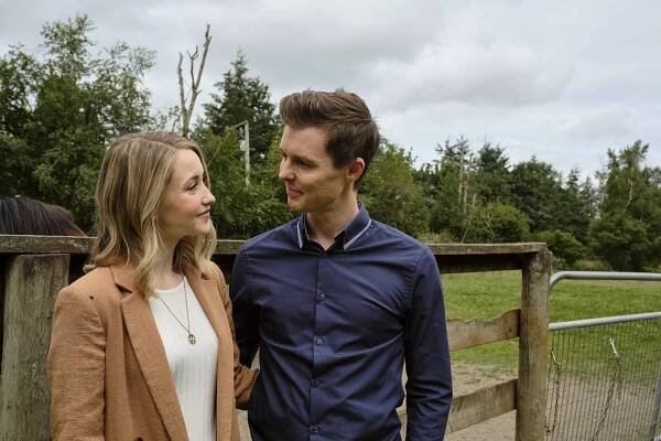 Emily Tennant, Tyler Johnston - Dokonalá svatební fotka - Z filmu
